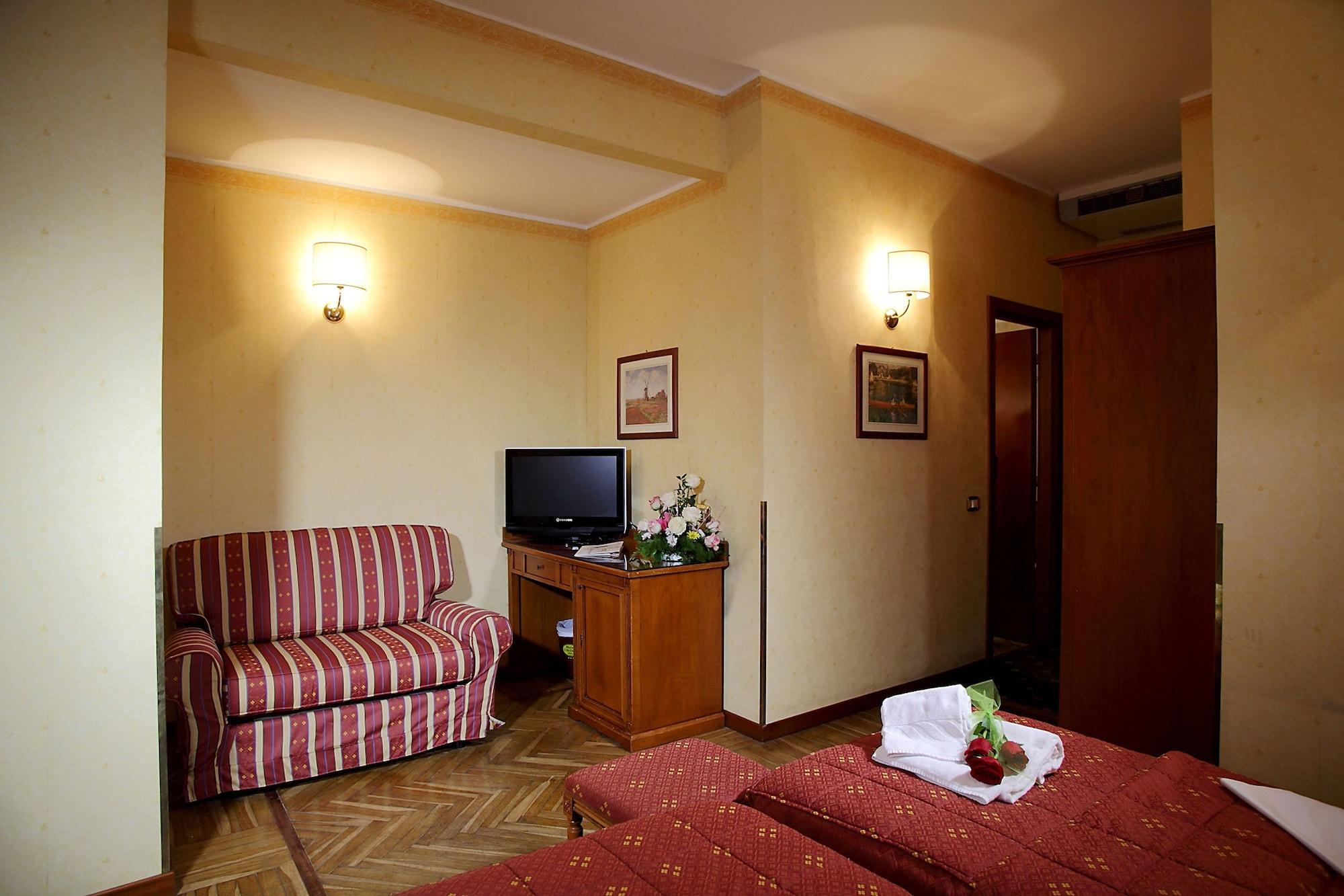 Cavour Hotel 3*