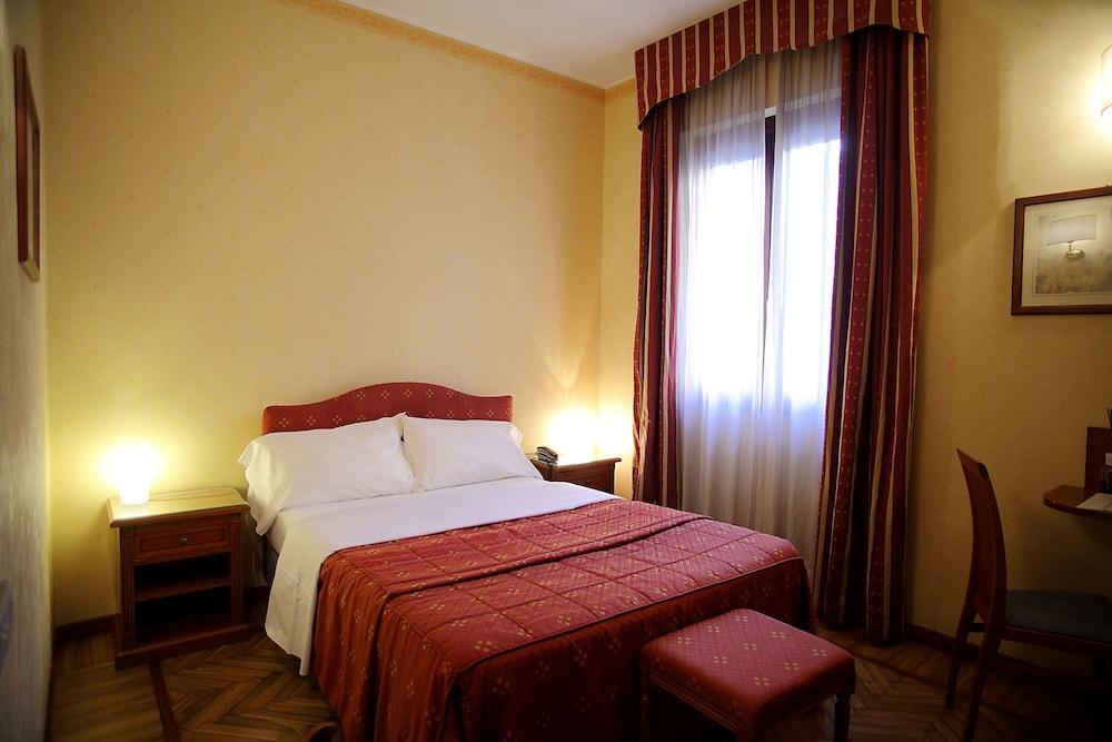 Cavour Hotel