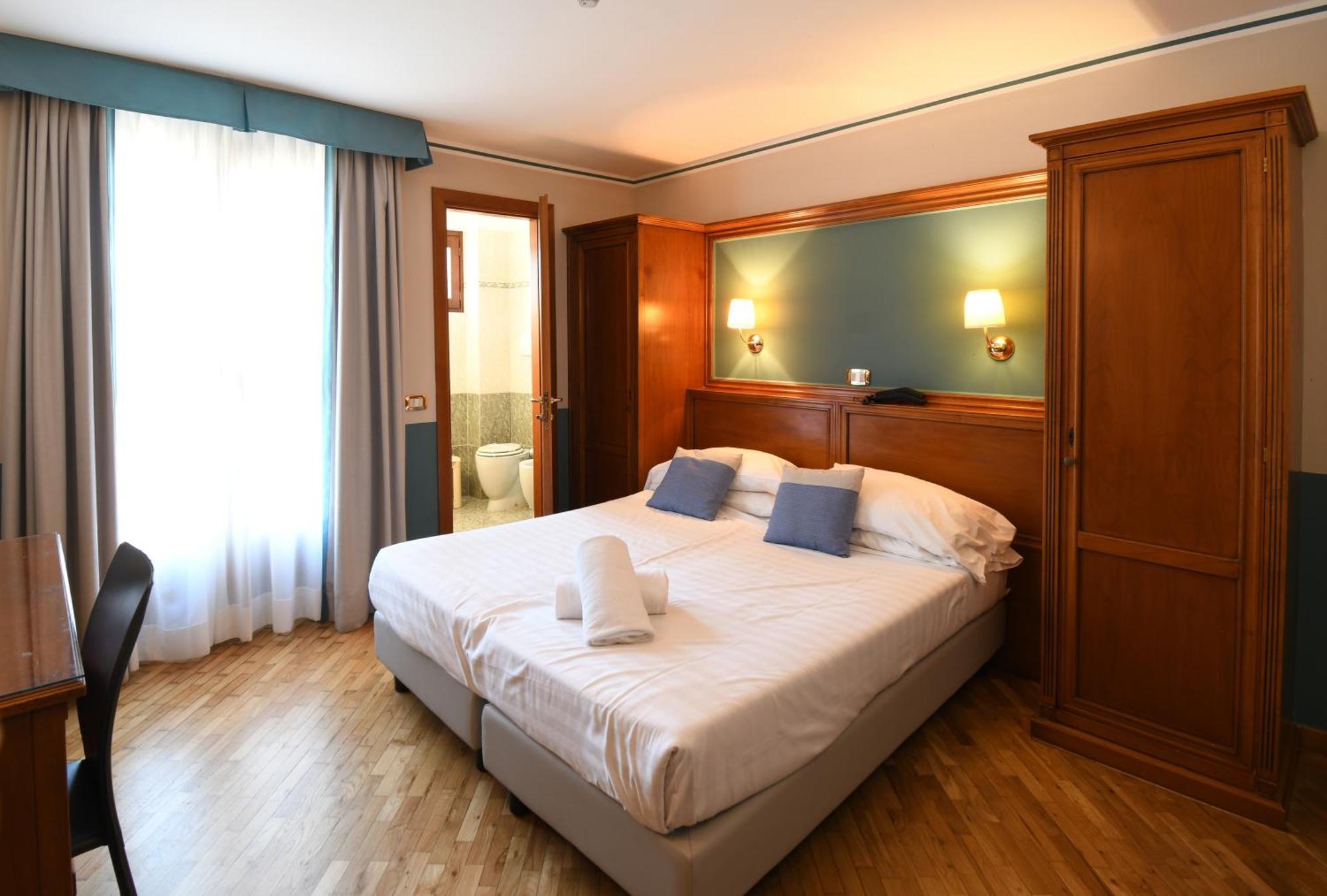 Hotel Cavour 3*
